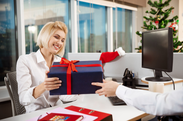 5-rules-for-corporate-gifting-you-need-to-follow-this-christmas